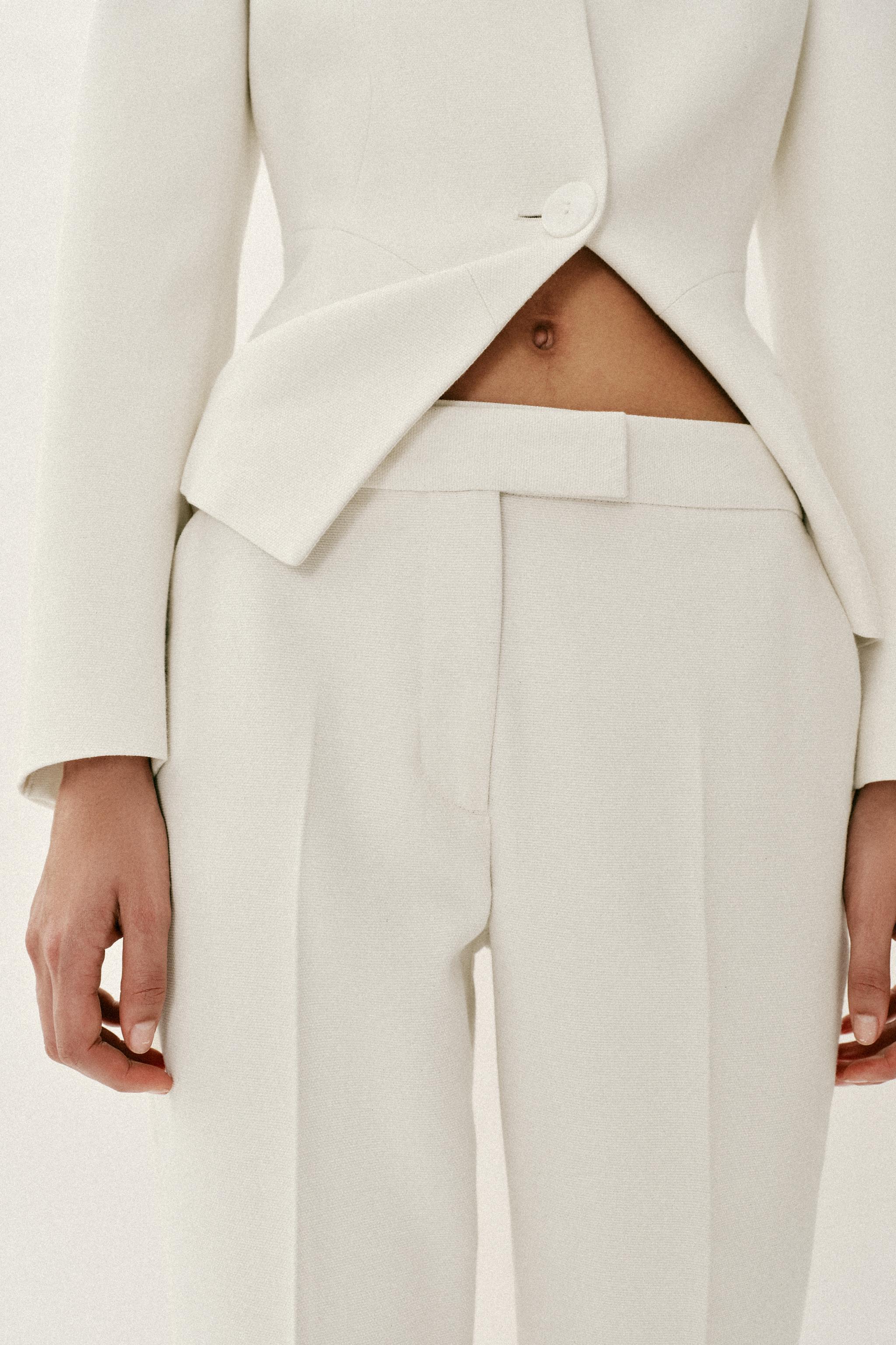LOW-RISE STRAIGHT LEG PANTS